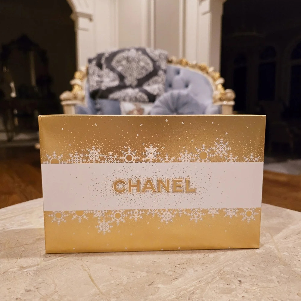 CHANEL Lip Gloss Set 2024 Holiday Beauty Gift MAXIMUM BRILLIANCE
